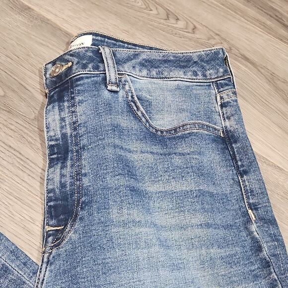 EUC Hudson Heidi High Rise Flare Bubbly Jeans - Picture 2 of 10